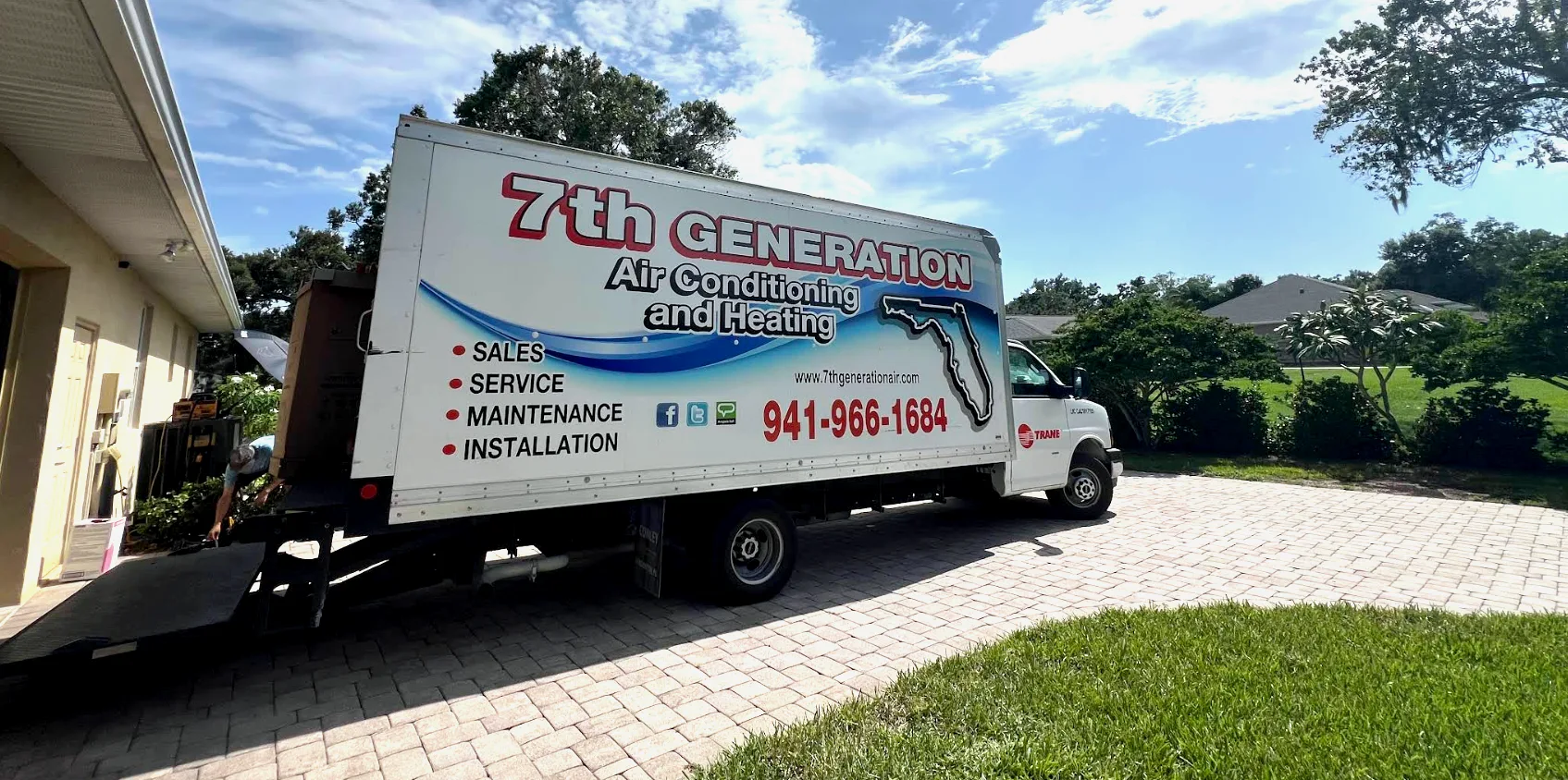 photo of BOX TRUCK DELIVERING HVAC